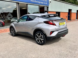 Toyota C-HR DESIGN 9