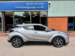 Toyota C-HR DESIGN 10