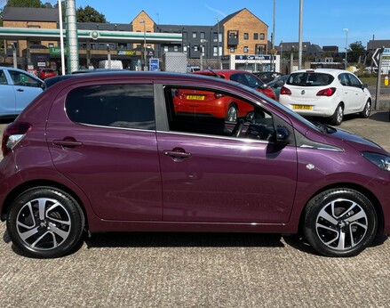 Peugeot 108 ALLURE 8