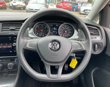 Volkswagen Golf S TDI BLUEMOTION TECHNOLOGY 19