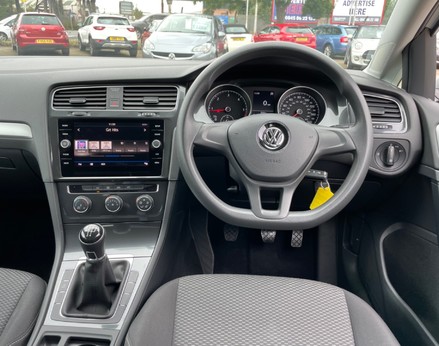 Volkswagen Golf S TDI BLUEMOTION TECHNOLOGY 18