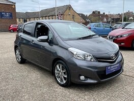 Toyota Yaris VVT-I SR 4