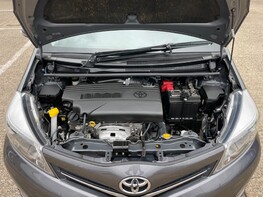 Toyota Yaris VVT-I SR 7