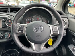 Toyota Yaris VVT-I SR 19