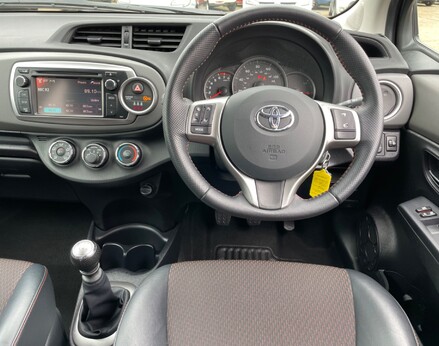 Toyota Yaris VVT-I SR 18