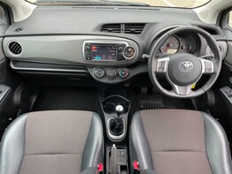 Toyota Yaris VVT-I SR 2