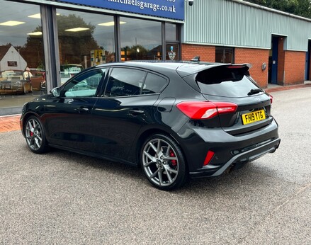 Ford Focus ST 9