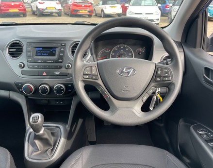 Hyundai i10 SE 18