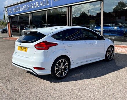 Ford Focus ST-LINE TDCI 8