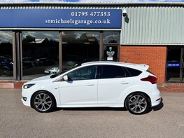 Ford Focus ST-LINE TDCI 11