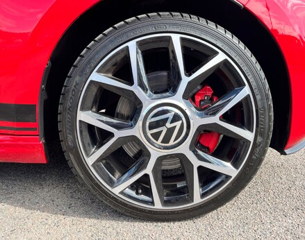 Volkswagen Up GTI 16