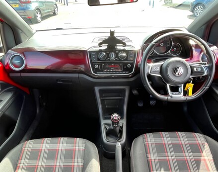 Volkswagen Up GTI 2