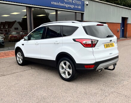 Ford Kuga TITANIUM 9