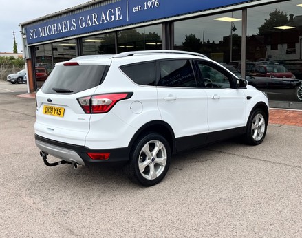 Ford Kuga TITANIUM 8