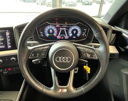 Audi A1 SPORTBACK TFSI S LINE 20