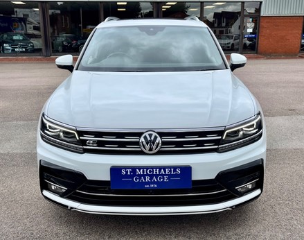 Volkswagen Tiguan R-LINE TECH TDI DSG 5