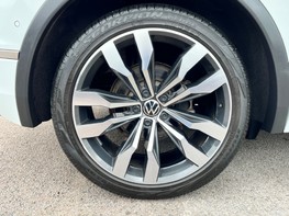 Volkswagen Tiguan R-LINE TECH TDI DSG 14