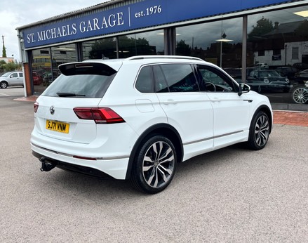 Volkswagen Tiguan R-LINE TECH TDI DSG 7