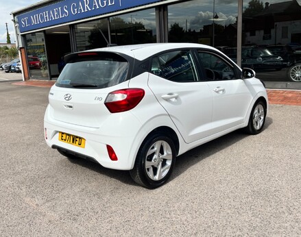 Hyundai i10 MPI SE CONNECT 8