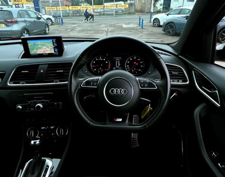 Audi Q3 TFSI BLACK EDITION 19