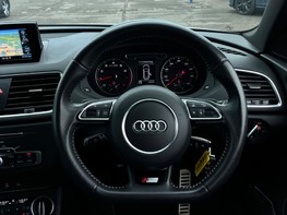 Audi Q3 TFSI BLACK EDITION 20