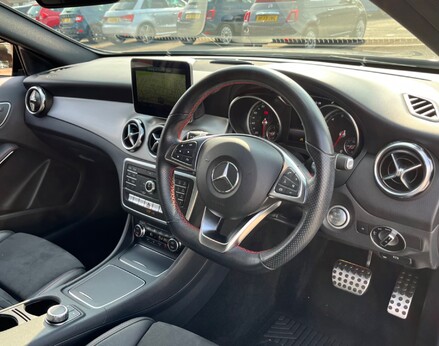 Mercedes-Benz GLA Class GLA 200 AMG LINE EDITION PLUS 18