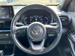 Toyota Yaris Cross DESIGN FHEV 20