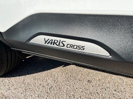 Toyota Yaris Cross DESIGN FHEV 64