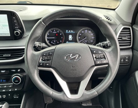 Hyundai TUCSON T-GDI PREMIUM SE 19