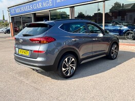 Hyundai TUCSON T-GDI PREMIUM SE 8