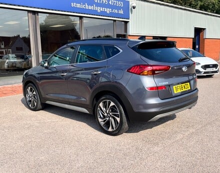 Hyundai TUCSON T-GDI PREMIUM SE 9