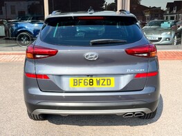 Hyundai TUCSON T-GDI PREMIUM SE 6