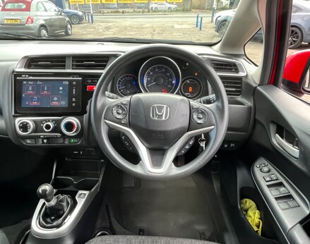 Honda Jazz I-VTEC SE 18