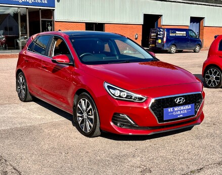 Hyundai i30 CRDI PREMIUM SE 4