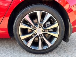 Hyundai i30 CRDI PREMIUM SE 14