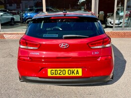 Hyundai i30 CRDI PREMIUM SE 6