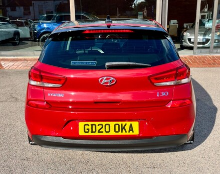 Hyundai i30 CRDI PREMIUM SE 6