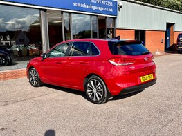 Hyundai i30 CRDI PREMIUM SE 9