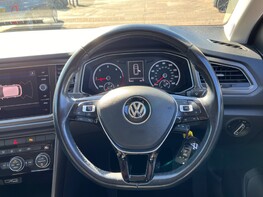 Volkswagen T-Roc SE TDI 19