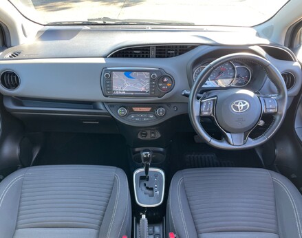 Toyota Yaris VVT-I DESIGN M-DRIVE S 2