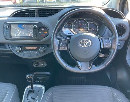 Toyota Yaris VVT-I DESIGN M-DRIVE S 18