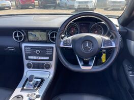 Mercedes-Benz SLC SLC 250 D AMG LINE 19