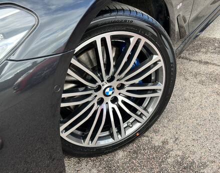 BMW 5 Series 530E M SPORT 3