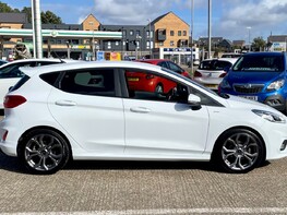 Ford Fiesta ST-LINE 6