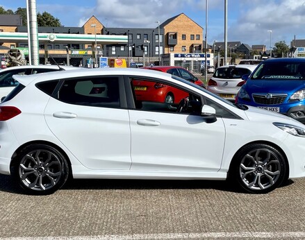 Ford Fiesta ST-LINE 6