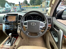 Toyota Land Cruiser D-4D V8 15