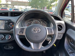 Toyota Yaris VVT-I ICON 19