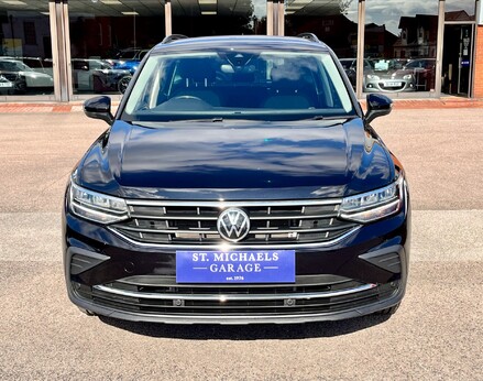 Volkswagen Tiguan LIFE TSI 5