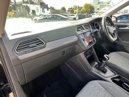 Volkswagen Tiguan LIFE TSI 17