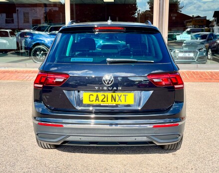 Volkswagen Tiguan LIFE TSI 6